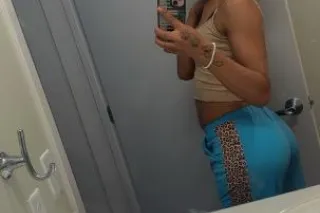 if i get enough clientele ill be there next weekend with meets 😘 from minnesota - Image 10