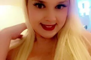 Tall busty Blonde Cali - Image 2